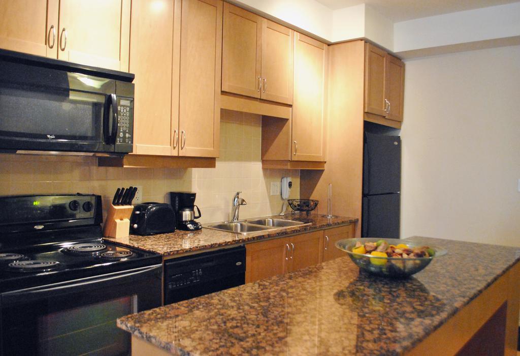 Livingsuites Toronto - 20 Blue Jays Way Buitenkant foto