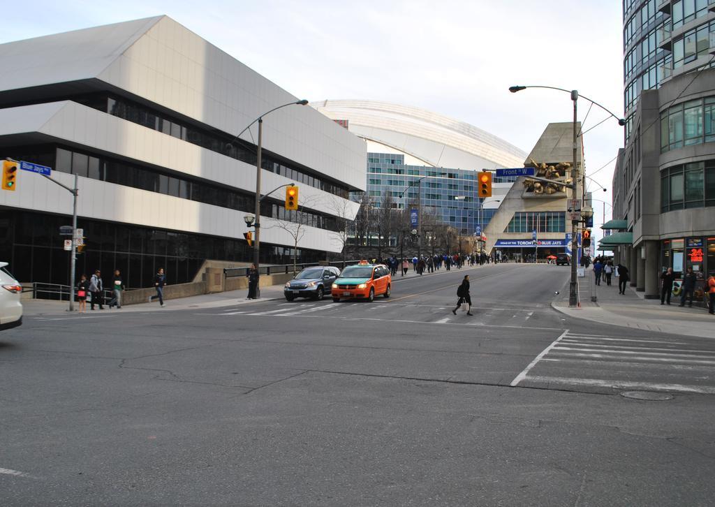Livingsuites Toronto - 20 Blue Jays Way Buitenkant foto