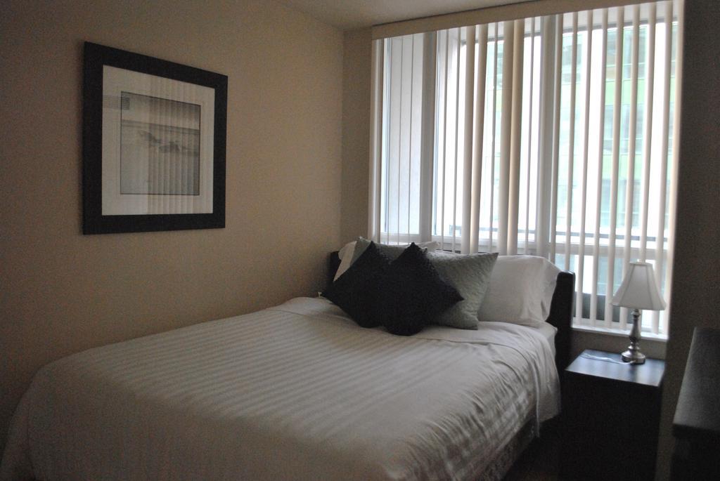 Livingsuites Toronto - 20 Blue Jays Way Buitenkant foto