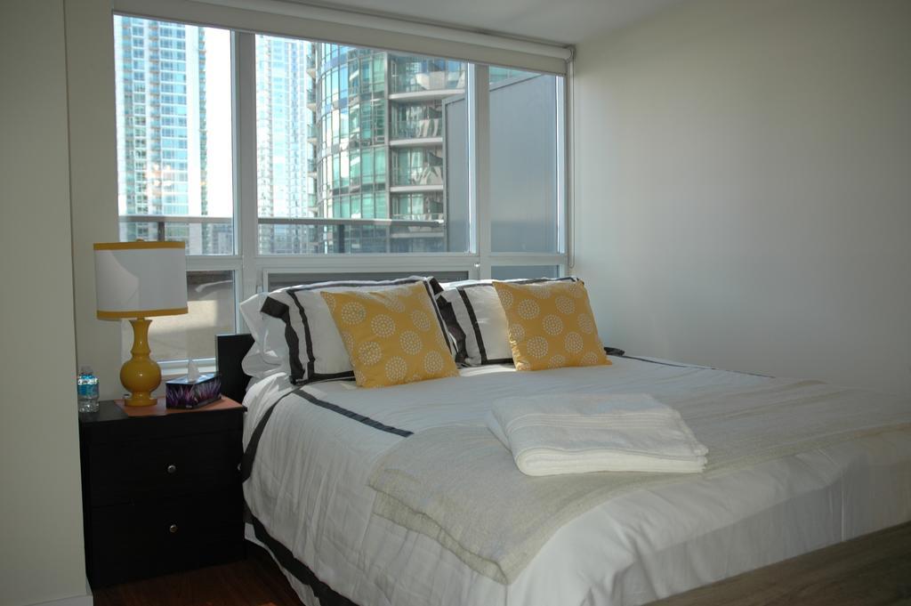 Livingsuites Toronto - 20 Blue Jays Way Buitenkant foto