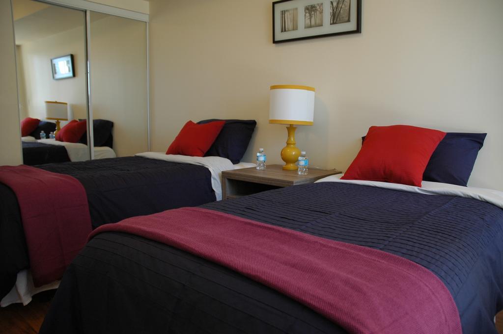 Livingsuites Toronto - 20 Blue Jays Way Buitenkant foto
